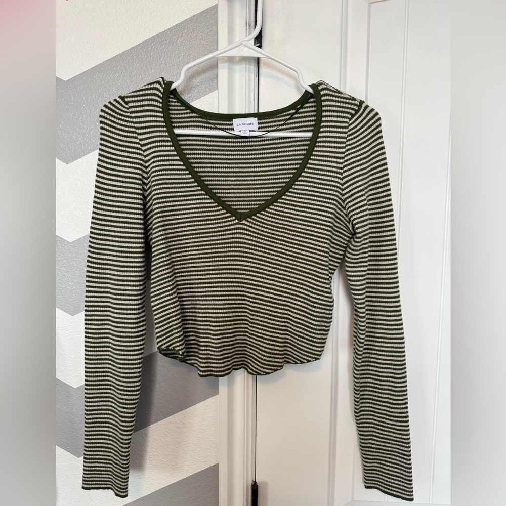 PacSun Black and White Long Sleeve Crop Blouse